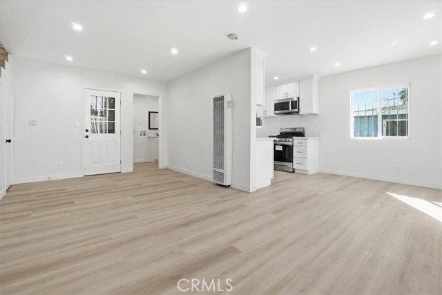 Detail Gallery Image 23 of 44 For 224 W 107th, Los Angeles,  CA 90003 - – Beds | – Baths