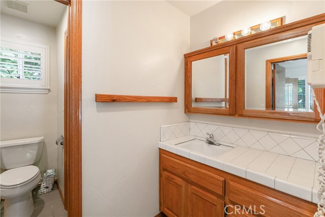 Detail Gallery Image 26 of 40 For 27442 Meadow Bay Dr, Lake Arrowhead,  CA 92352 - 4 Beds | 3/1 Baths