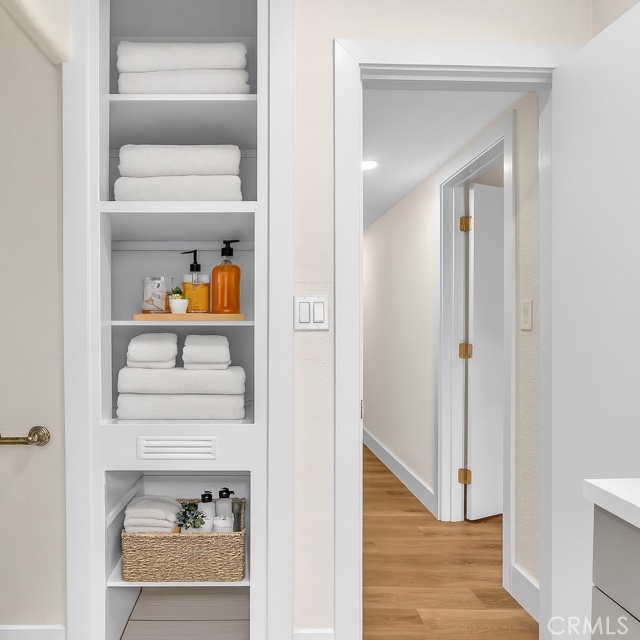 Detail Gallery Image 10 of 21 For 506 W Terrace Ave, Fresno,  CA 93705 - 4 Beds | 2/1 Baths