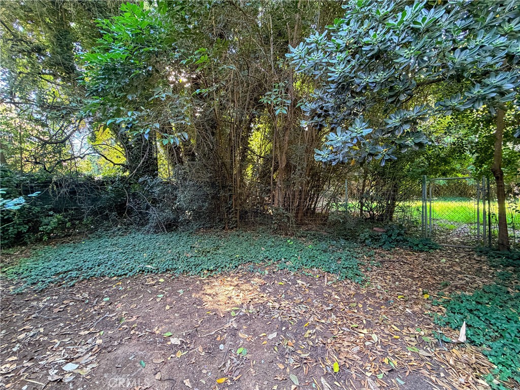 https://media.crmls.org/medias/d8a2bd73-b860-4ea4-bd2a-387c948d8386.jpg?preset=X-Large