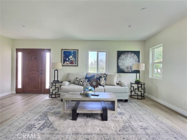 378 W Rosa Parks Road, Palm Springs CA: https://media.crmls.org/medias/d8a2d3fb-82ca-4437-84c7-5aed7e609d59.jpg