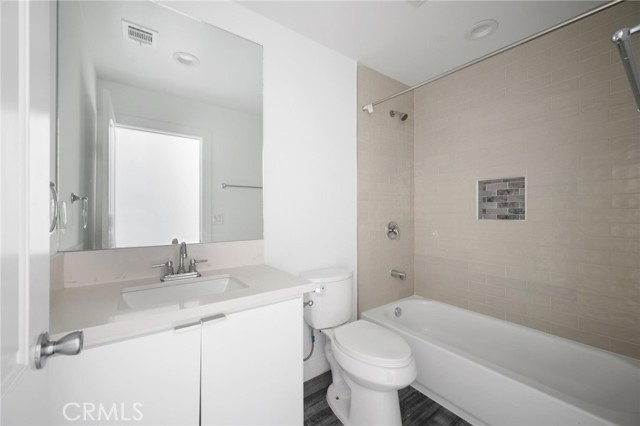 532 W Vernon Avenue, Los Angeles CA: https://media.crmls.org/medias/d8a3178b-6fe0-4fc1-8ed4-c6f64b48b17e.jpg
