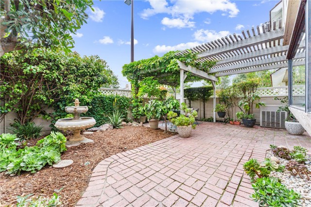 Detail Gallery Image 4 of 62 For 15 Firestone #4,  Irvine,  CA 92614 - 4 Beds | 2/1 Baths