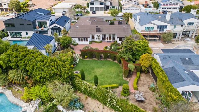 1520 Sandcastle Drive, Corona del Mar CA: https://media.crmls.org/medias/d8a388f5-06b6-4685-a436-7b97b21447a1.jpg