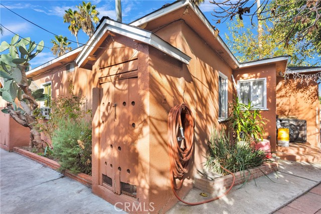 470 E Home Street, Long Beach CA: https://media.crmls.org/medias/d8a3983f-79a0-43b6-9852-50142ec9246f.jpg