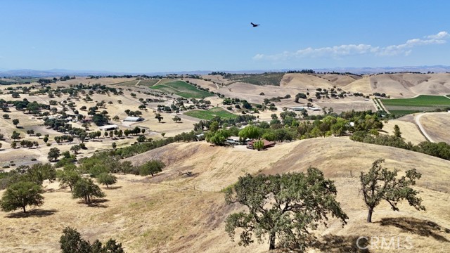 1924 Surrey Way, Paso Robles CA: https://media.crmls.org/medias/d8a3e87d-ce6e-4150-9daa-9f20ead8efe5.jpg