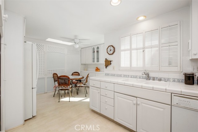 Detail Gallery Image 8 of 34 For 2388 W via Mariposa 3e,  Laguna Woods,  CA 92637 - 3 Beds | 2 Baths