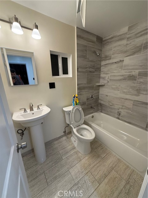 Detail Gallery Image 5 of 6 For 2853 E 6th, Los Angeles,  CA 90023 - 2 Beds | 1 Baths