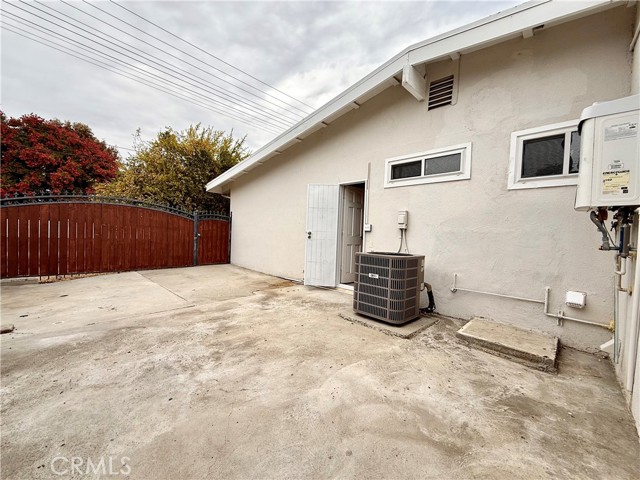 Detail Gallery Image 51 of 72 For 24204 Calvert, Woodland Hills,  CA 91367 - 6 Beds | 3 Baths