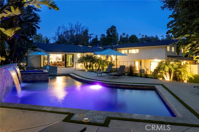 5265 Del Moreno Drive, Woodland Hills CA: https://media.crmls.org/medias/d8a5a342-a86d-4f3e-b042-dab06cb02ea9.jpg