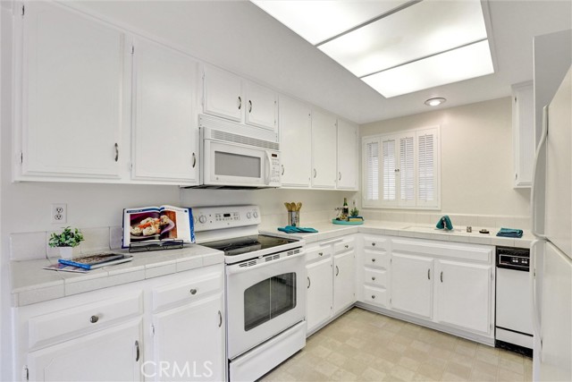 Detail Gallery Image 14 of 30 For 3301 via Carrizo #P,  Laguna Woods,  CA 92637 - 2 Beds | 2 Baths