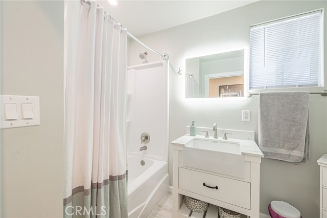 Detail Gallery Image 28 of 42 For 2548 E Washington St, Carson,  CA 90810 - 2 Beds | 1 Baths