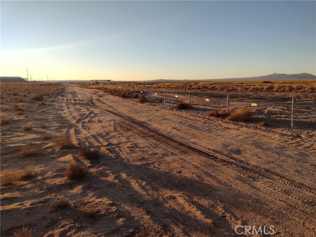 16188 Lockhart Ranch Road, Hinkley, California 92347, ,Land,For Sale,16188 Lockhart Ranch Road,CRPW22244731