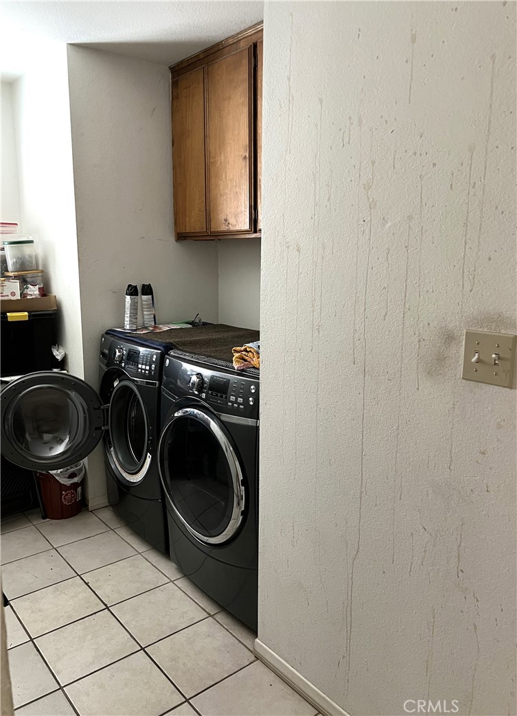 https://media.crmls.org/medias/d8a6726e-2006-48ce-b3a4-09582d40c1c7.jpg?preset=X-Large