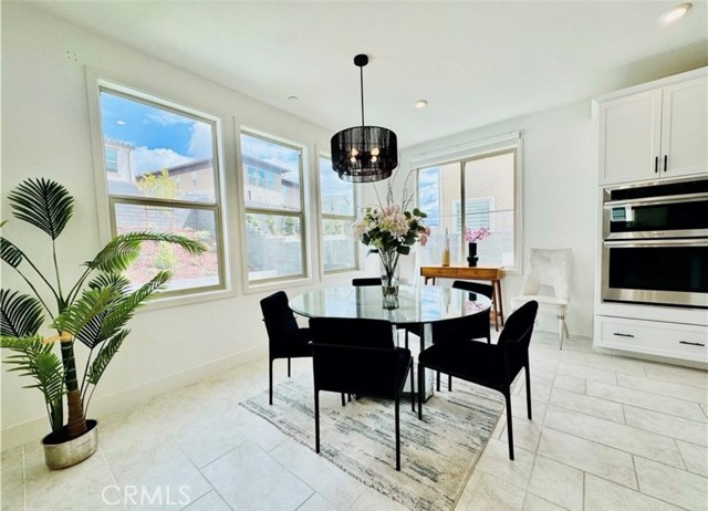 295 Autumn Way, Mission Viejo CA: https://media.crmls.org/medias/d8a69eca-905c-489a-9ecb-f8addfb35fea.jpg