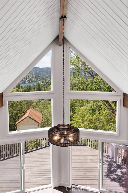 Detail Gallery Image 11 of 61 For 28720 Zion Dr, Lake Arrowhead,  CA 92352 - 4 Beds | 3 Baths