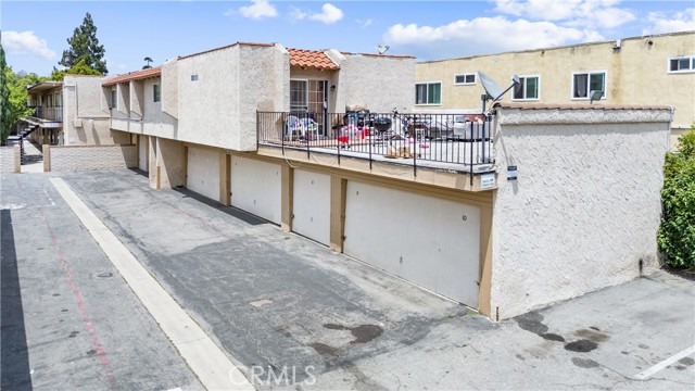 935 W Bishop Street, Santa Ana CA: https://media.crmls.org/medias/d8a6c45c-6512-48f8-806d-8f2e0da5b24f.jpg