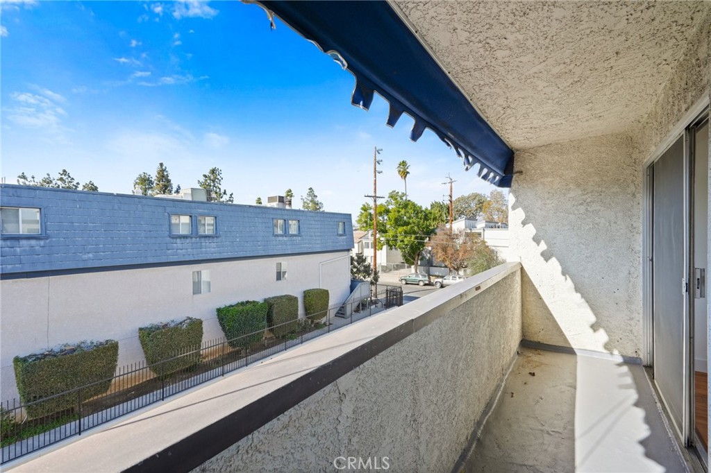 D8A7499D 9001 4449 A863 2C662523Db07 18530 Hatteras #333, Tarzana, Ca 91356 &Lt;Span Style='BackgroundColor:transparent;Padding:0Px;'&Gt; &Lt;Small&Gt; &Lt;I&Gt; &Lt;/I&Gt; &Lt;/Small&Gt;&Lt;/Span&Gt;