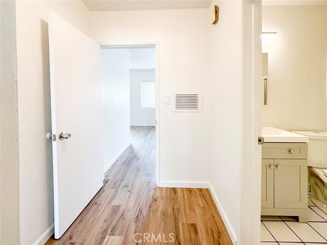 Detail Gallery Image 11 of 18 For 1944 S Marvin Ave #4,  Los Angeles,  CA 90016 - 2 Beds | 1 Baths