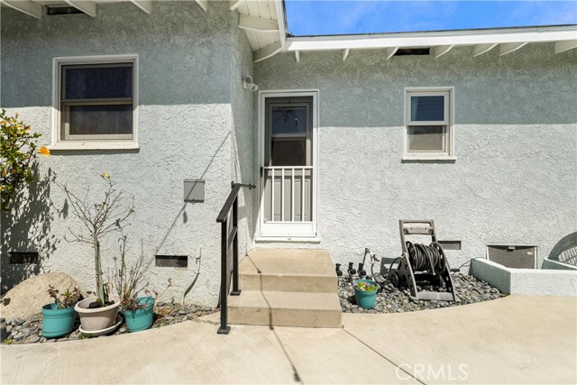744 N Russell Drive, Orange CA: https://media.crmls.org/medias/d8a8dab4-2af0-4fcf-ab2a-d20bf8dee4ff.jpg
