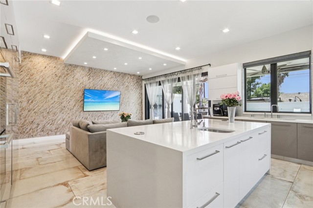 10418 Rubio Avenue, Granada Hills CA: https://media.crmls.org/medias/d8a8dfdc-b59a-48d3-896f-29adcf1fb80b.jpg