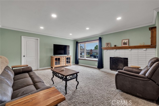 Detail Gallery Image 4 of 44 For 15010 Oakwood Ln, Chino Hills,  CA 91709 - 3 Beds | 2 Baths