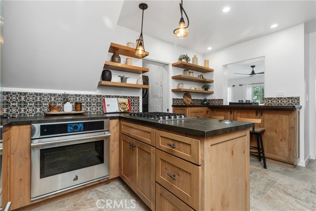 Detail Gallery Image 13 of 35 For 261 Granada Ave, Long Beach,  CA 90803 - 4 Beds | 2/1 Baths
