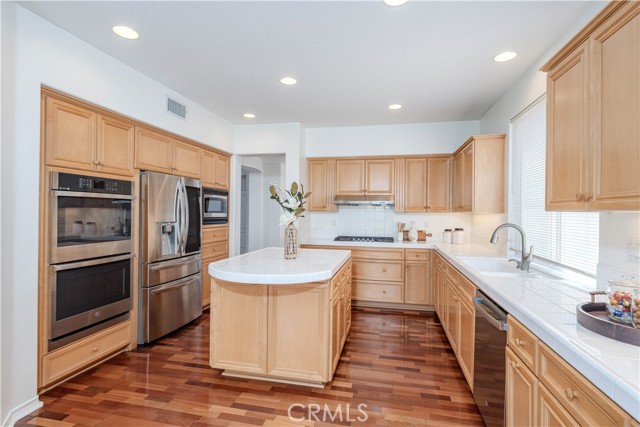 Detail Gallery Image 12 of 65 For 7371 Siena Dr, Huntington Beach,  CA 92648 - 4 Beds | 3/1 Baths