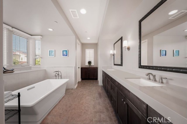 Detail Gallery Image 17 of 29 For 7 Spanish Moss, Irvine,  CA 92602 - 4 Beds | 4/1 Baths