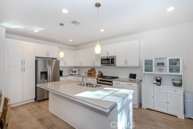 Detail Gallery Image 18 of 64 For 7082 Mallow Drive #2,  Fontana,  CA 92336 - 4 Beds | 3 Baths