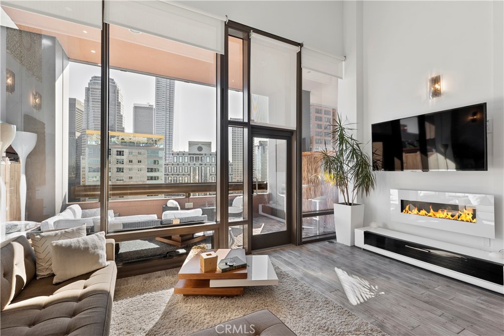1100 Wilshire Boulevard #1707