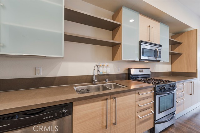 Detail Gallery Image 11 of 38 For 1234 Wilshire Bld #127,  Los Angeles,  CA 90017 - 1 Beds | 1 Baths