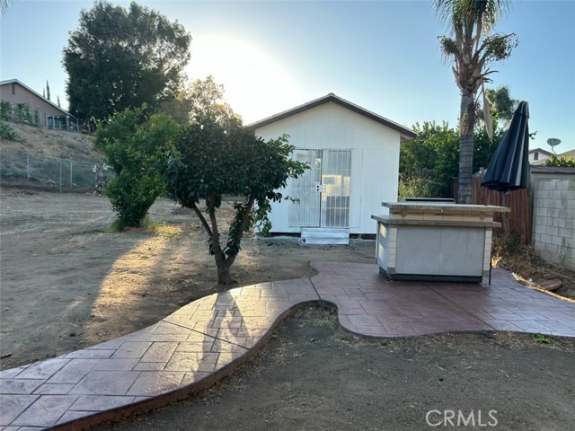 8138 Camelot Road, Riverside CA: https://media.crmls.org/medias/d8abf9f0-fcad-4b96-a827-28fd59037c35.jpg