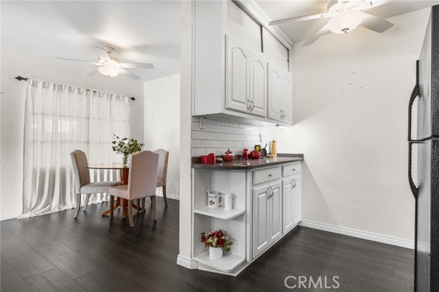 Detail Gallery Image 12 of 34 For 1817 N Hollywood, Burbank,  CA 91505 - 2 Beds | 1 Baths