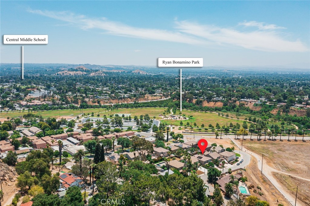https://media.crmls.org/medias/d8ac61ae-cb0f-4cf1-ba93-817d51dc8e31.jpg?preset=X-Large