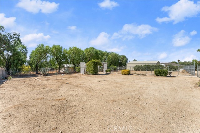 Detail Gallery Image 12 of 41 For 4140 Mockingbird, Banning,  CA 92220 - 5 Beds | 3 Baths