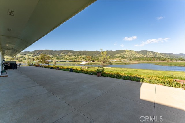 2260 Lakeshore Blvd, Upper Lake CA: https://media.crmls.org/medias/d8acf12a-2527-435e-aa5d-ff204cec89f9.jpg