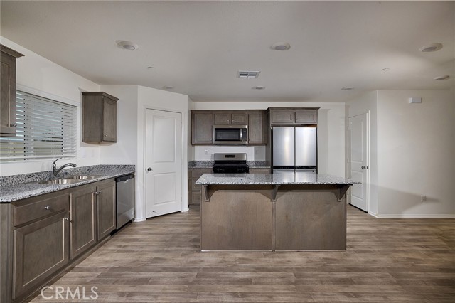 Detail Gallery Image 5 of 15 For 28401 Barracuda Ct, Winchester,  CA 92596 - 4 Beds | 2/1 Baths