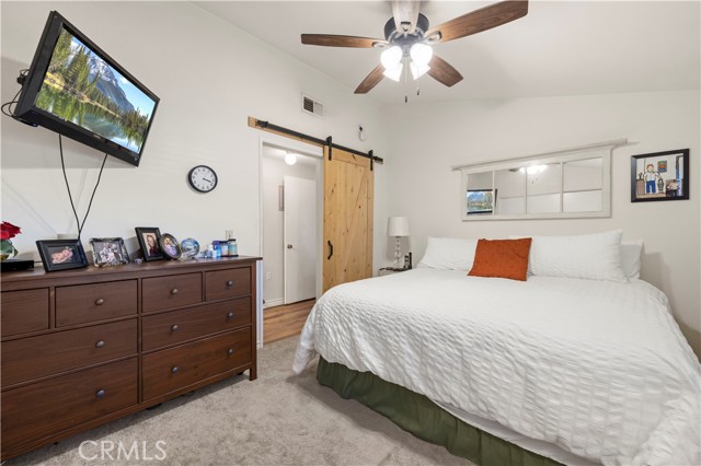 Detail Gallery Image 11 of 41 For 19160 Avenue of the Oaks #B,  Newhall,  CA 91321 - 2 Beds | 1 Baths
