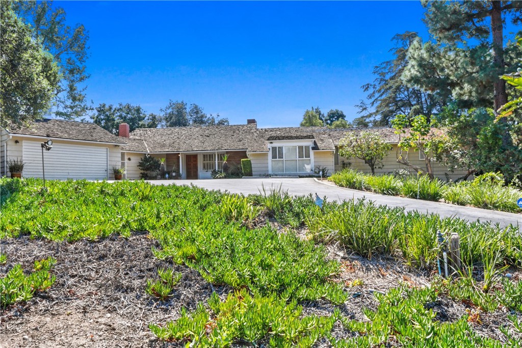 8405 La Sierra Avenue
