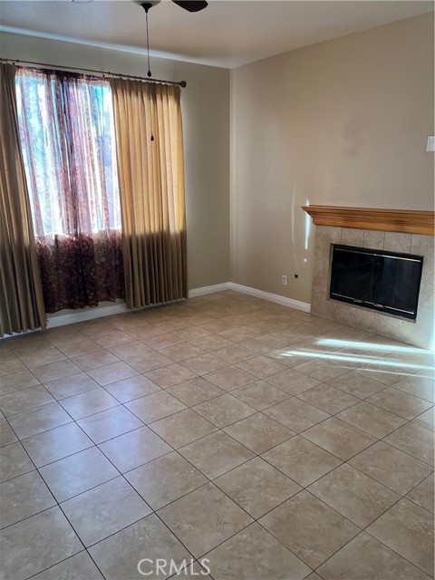 Detail Gallery Image 4 of 31 For 13536 Bunker Hill Pl, Fontana,  CA 92336 - 4 Beds | 3 Baths