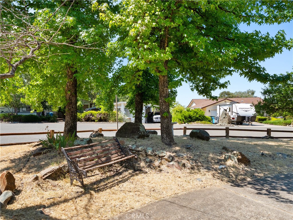 https://media.crmls.org/medias/d8aff8b5-ae4b-482d-8087-9272750965fb.jpg?preset=X-Large