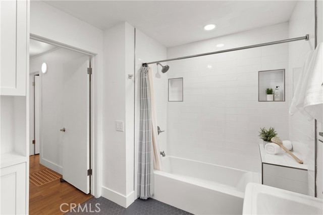 Detail Gallery Image 14 of 34 For 645 Griffith Way, Laguna Beach,  CA 92651 - 3 Beds | 3 Baths