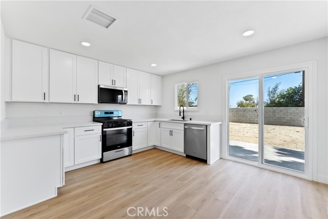 Detail Gallery Image 13 of 29 For 66895 Flora Ave, Desert Hot Springs,  CA 92240 - 4 Beds | 2 Baths