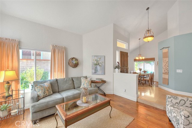 13563 Meadow Crest Drive, Chino Hills CA: https://media.crmls.org/medias/d8b1f9e1-964e-4a3b-b268-5f0a14c7b420.jpg