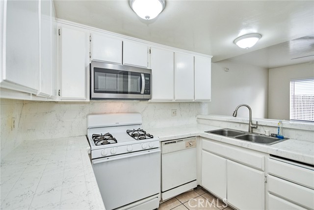 16459 Joy Street, Lake Elsinore CA: https://media.crmls.org/medias/d8b2f9a1-b856-4115-ab4f-4cbe3ab780d6.jpg