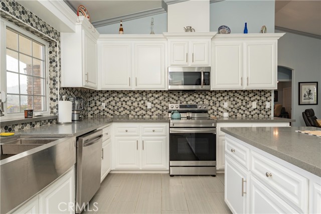 Detail Gallery Image 20 of 62 For 16605 Deer Creek Dr, Springville,  CA 93265 - 4 Beds | 3 Baths