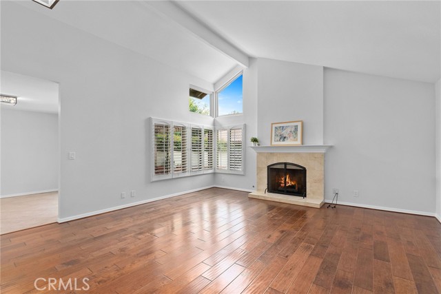 18301 Gum Tree Lane, Huntington Beach CA: https://media.crmls.org/medias/d8b3e701-0889-48d1-9170-29c0719b328c.jpg