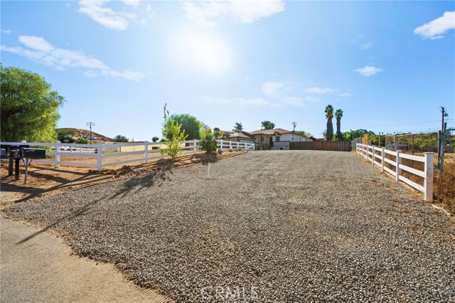 Detail Gallery Image 4 of 51 For 28850 Avenida De Las Flores, Menifee,  CA 92587 - 3 Beds | 1 Baths