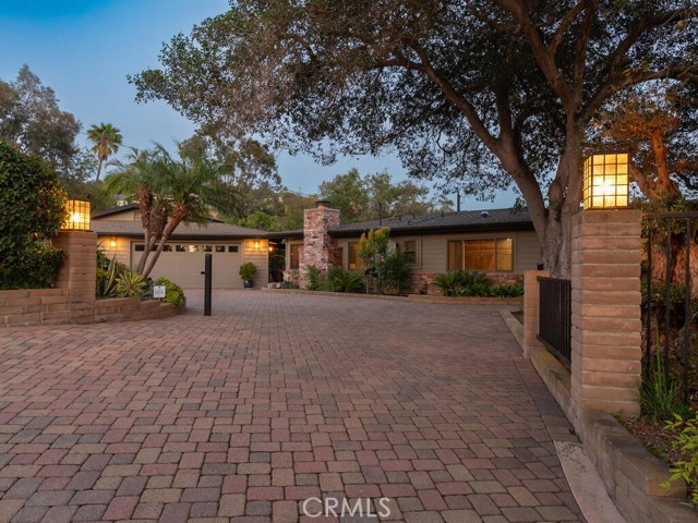 Detail Gallery Image 1 of 70 For 2923 Canonita Dr, Fallbrook,  CA 92028 - 4 Beds | 3 Baths